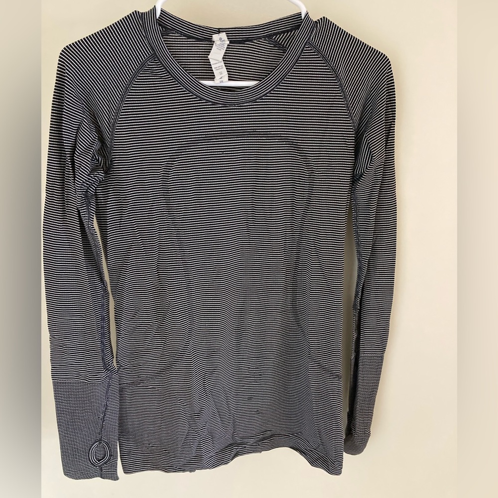 lululemon athletica Women's Long Sleeve Thin Stripe Crew Tee in Black and White